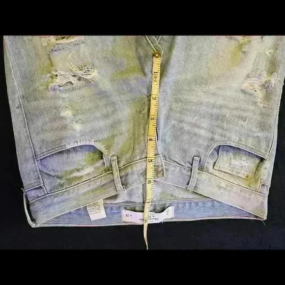 Abercrombie and Fitch - Light Wash Ripped Denim - Picture 3 of 7
